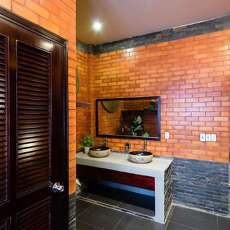 The Red House Bed and Breakfast Ho Chi Minh-stad Buitenkant foto